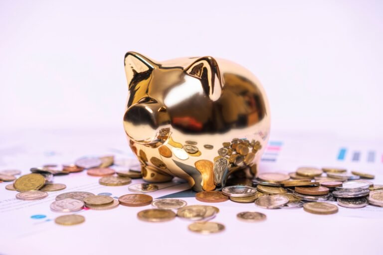 What is the purpose of a mutual life insurance policyowners' examining committee?